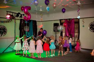 Kids Disco Party talking with Kids